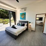 Villa Charlotte - Seaview -4 Bedrooms