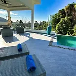 Villa Charlotte - Seaview -4 Bedrooms